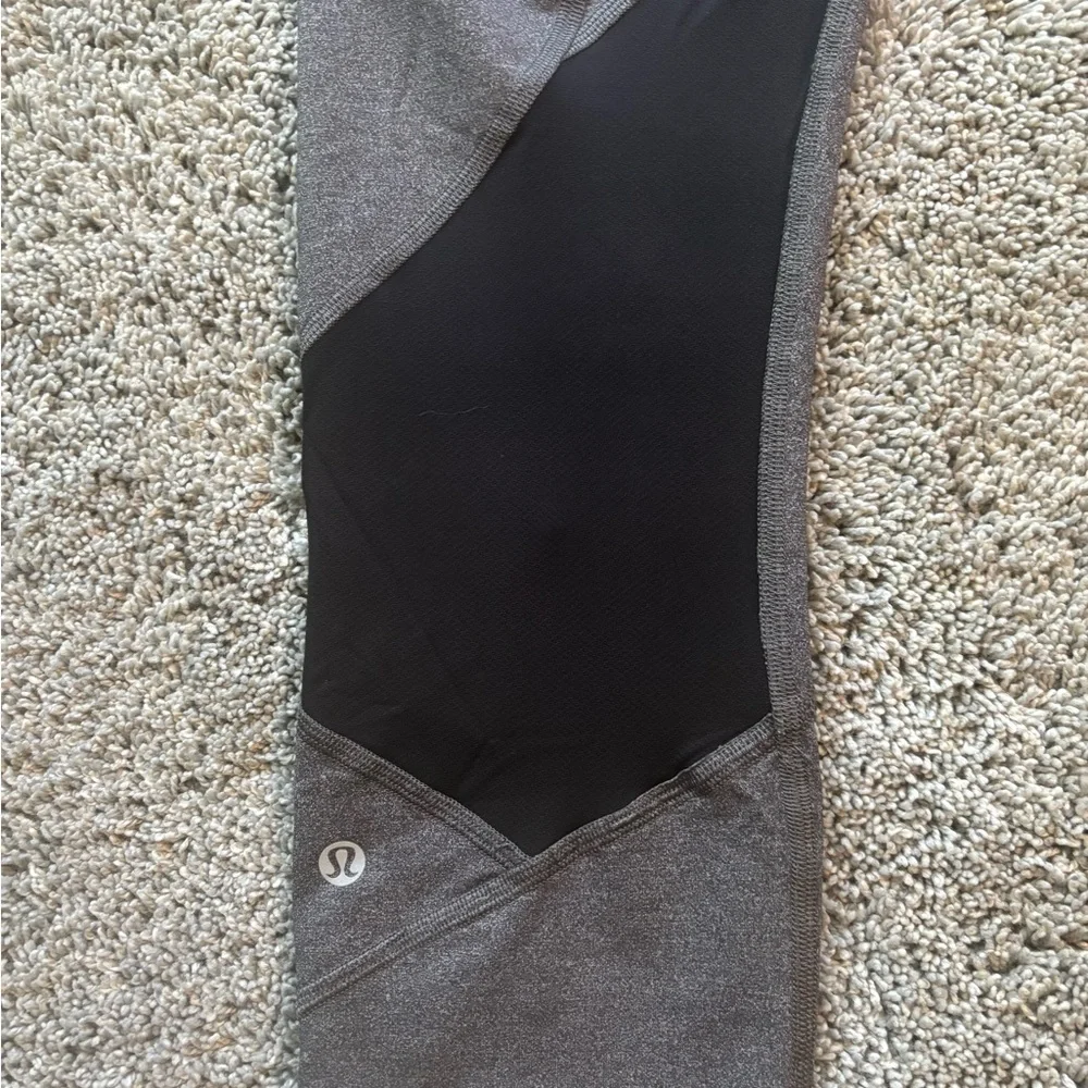 Lululemon Heathered Gray Black Pace Rival Cropped Leggings Womens Size 8 - Picture 6 of 10